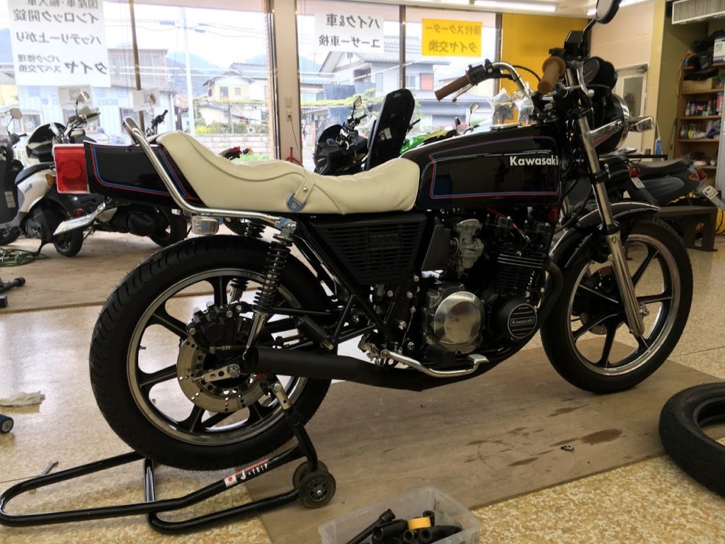 Z550FXのタイヤ交換