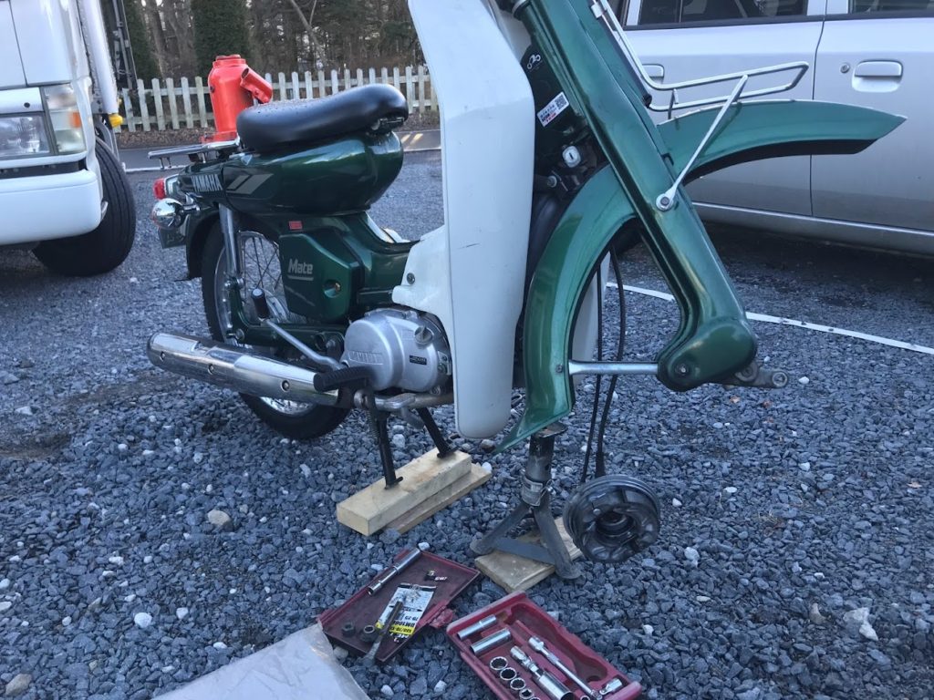 軽井沢町でバイク用スタッドレスタイヤの装着